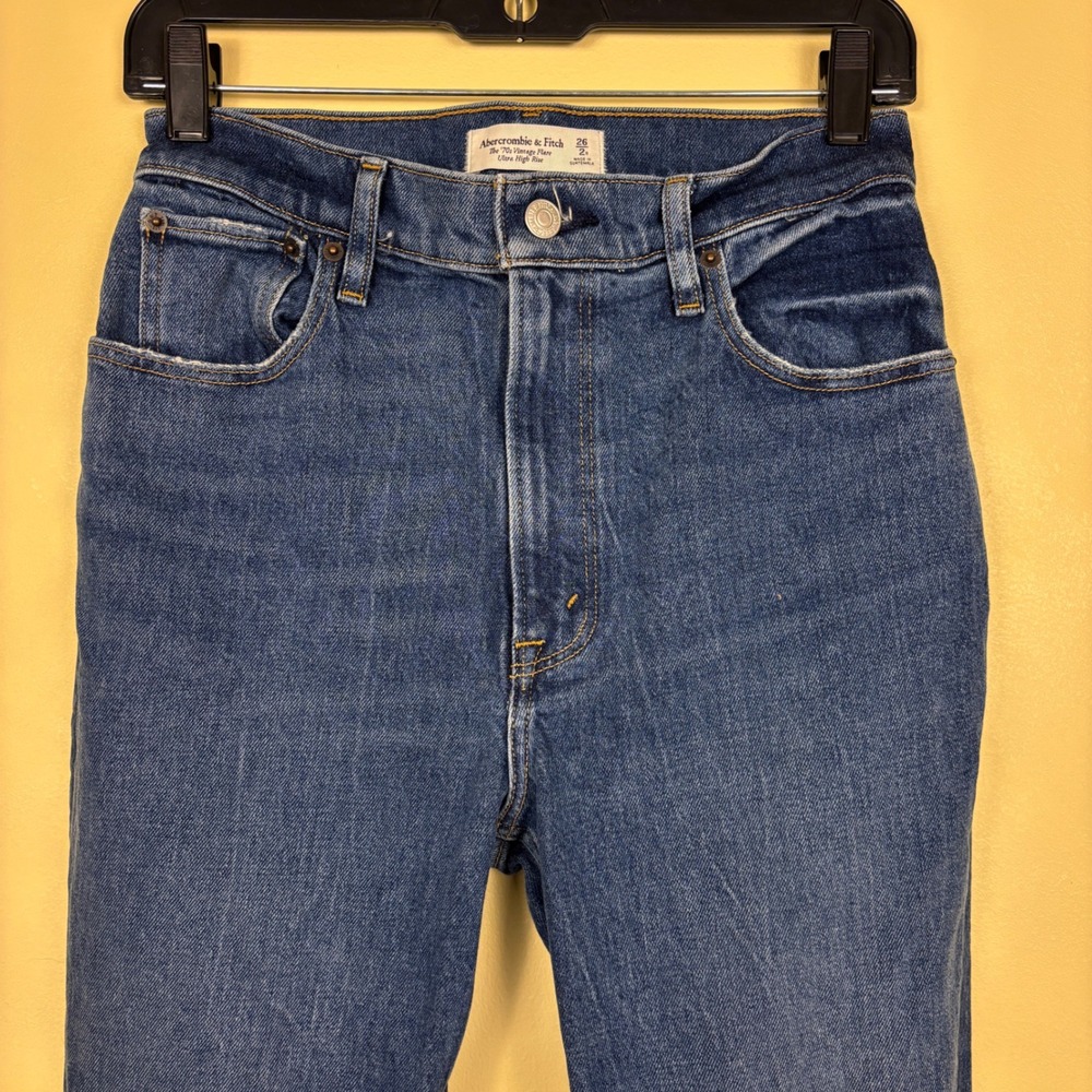 ABERCROMBIE & FITCH Ultra High Rise 70s Flare Jeans Dark Wash Blue Women Size 26 - Picture 4 of 14